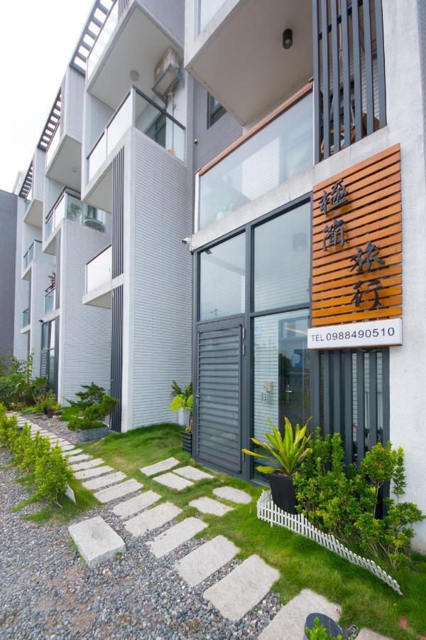 極簡旅行民宿 Simple Travel B&B Wujie Esterno foto